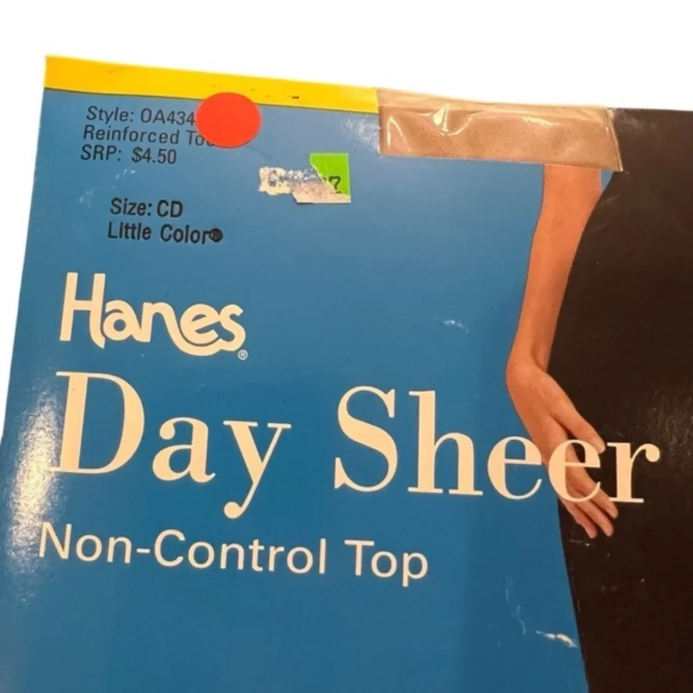 Hanes Day Sheer Non Control‎ Top Little Color (Beige) Pantyhose Size CD NIP 2004